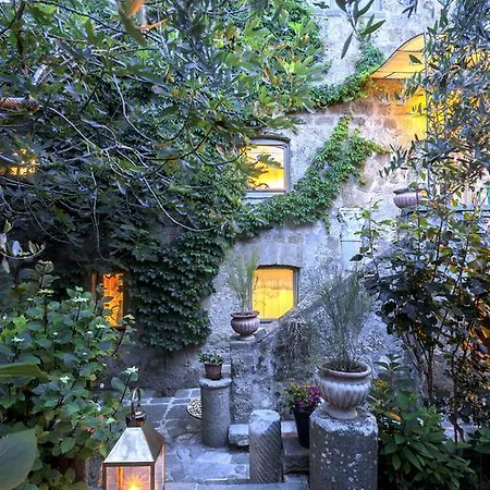 Corte Della Maesta Antica Residenza