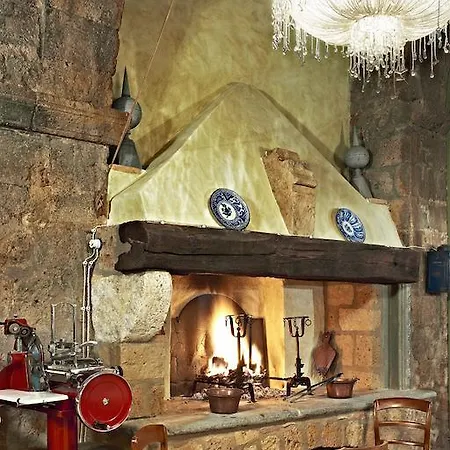 Corte Della Maestà Antica Residenza